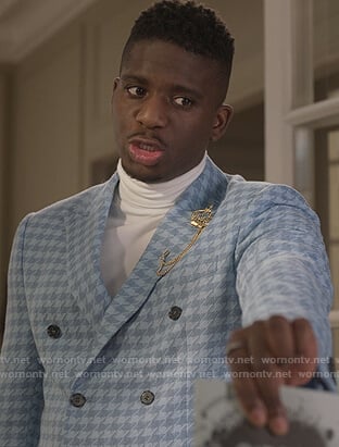 Julien’s blue houndstooth blazer on Emily in Paris