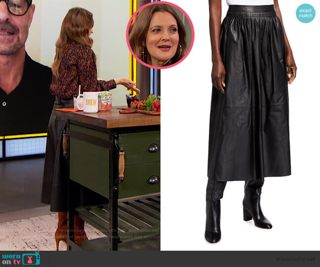 Lafayette 148 Italian Plonge Lambskin Sumner Skirt worn by Drew Barrymore on The Drew Barrymore Show