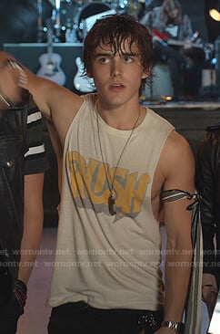 Luke’s yellow Rush tank on Julie and the Phantoms