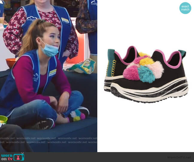 UGG Dots Runner worn by Cheyenne (Nichole Bloom) on Superstore