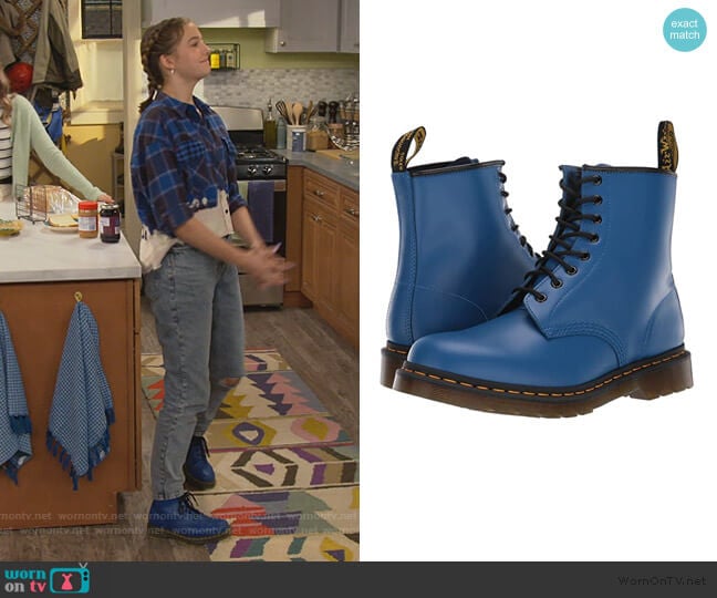 Dr. Martens 1460 Core worn by Presley (Jayden Bartels) on Side Hustle