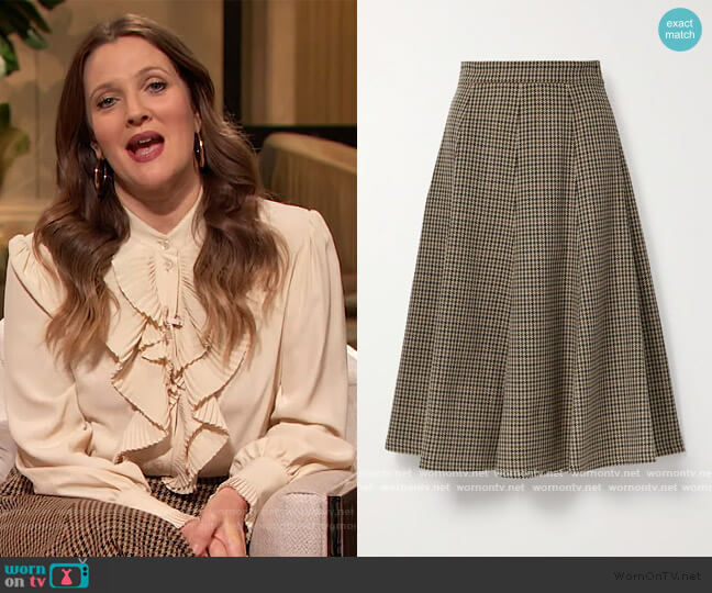 Michael Kors Houndstooth wool midi skirt worn by Drew Barrymore on The Drew Barrymore Show