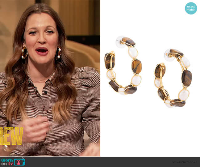 Oscar De La Renta Brown Tiger Eye Hoop Earrings worn by Drew Barrymore on The Drew Barrymore Show