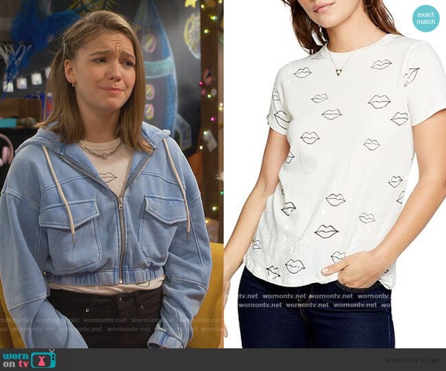 Chaser Cotton Lips Print Tee worn by Presley (Jayden Bartels) on Side Hustle