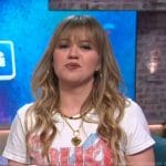 Kelly’s white Police tour graphic tee on The Kelly Clarkson Show