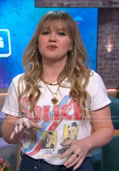 Kelly’s white Police tour graphic tee on The Kelly Clarkson Show