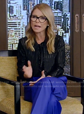 Kelly’s metallic striped blouse and blue pants on Live with Kelly and Ryan