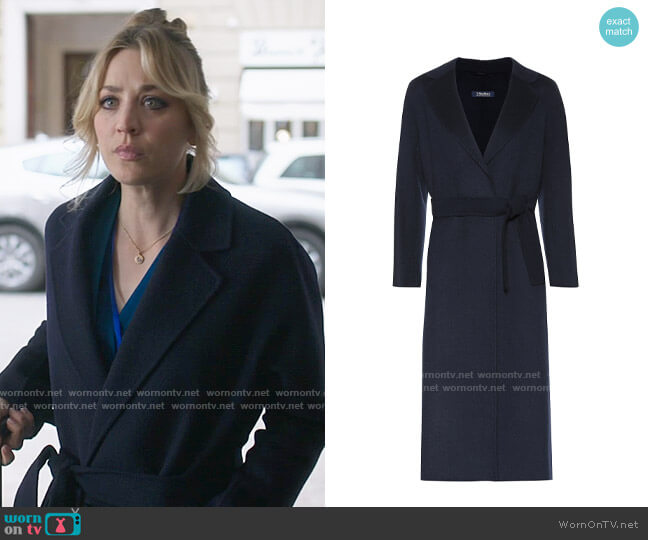 Max Mara Esturia Coat worn by Cassie Bowden (Kaley Cuoco) on The Flight Attendant