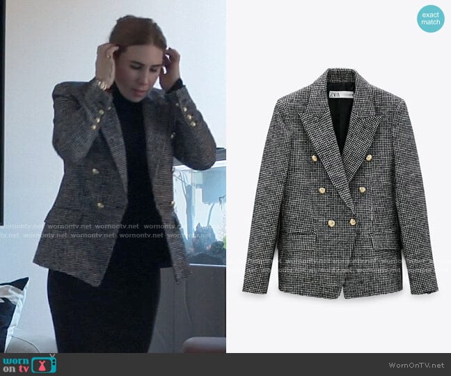 Zara Double breasted houndstooth blazer worn by Annie (Zosia Mamet) on The Flight Attendant