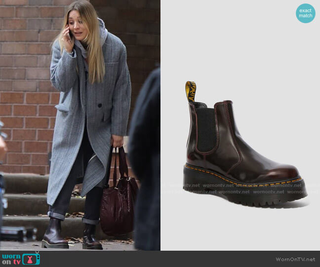 Dr. Martens Arcadia Platform Chelsea Boots worn by Cassie Bowden (Kaley Cuoco) on The Flight Attendant