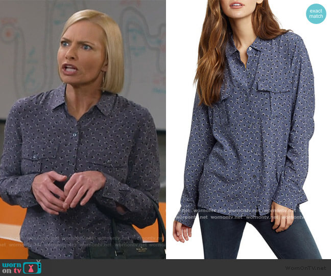 Rails Rhett Shirt in Midnight Stars worn by Jill Kendall (Jaime Pressly) on Mom