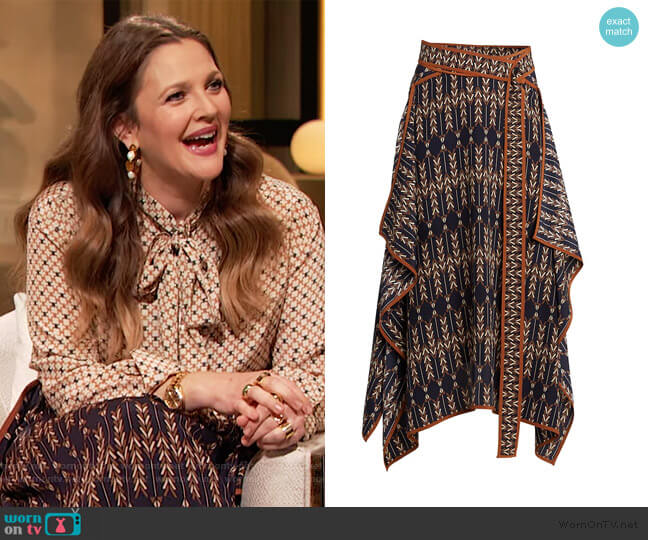 Stella McCartney Arrow Print Asymmetric Skirt worn by Drew Barrymore on The Drew Barrymore Show