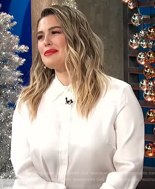 Carissa’s white ruffle blouse on E! News Daily Pop