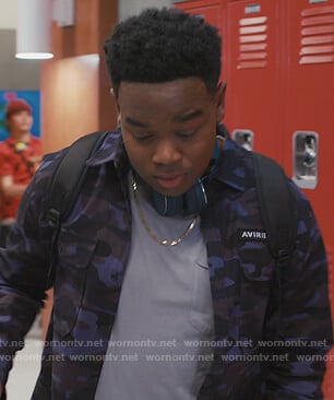 DeVante’s camo denim jacket on Saved By The Bell