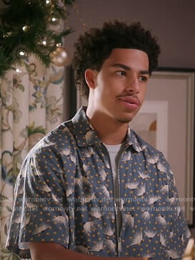 Junior’s blue dandelion print zip front shirt on Black-ish