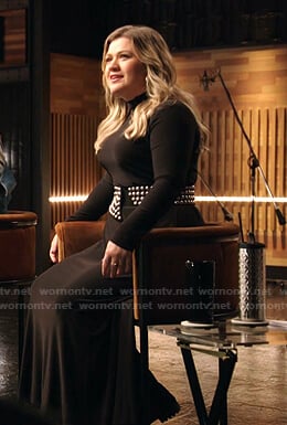 Kelly’s black dress and studded wide belt on The Voice