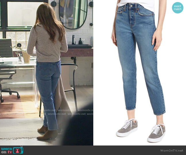 Levis Wedgie Icon Fit High Waist Ankle Jeans worn by Annie (Zosia Mamet) on The Flight Attendant