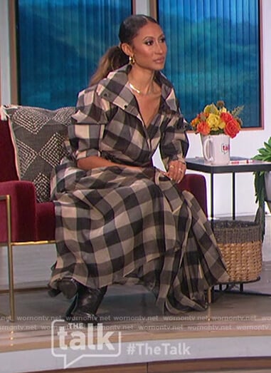 Elaine’s checked blazer and skirt on The Talk