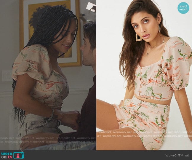 Forever 21 Safari Print Crop Top worn by Olivia Baker (Samantha Logan) on All American