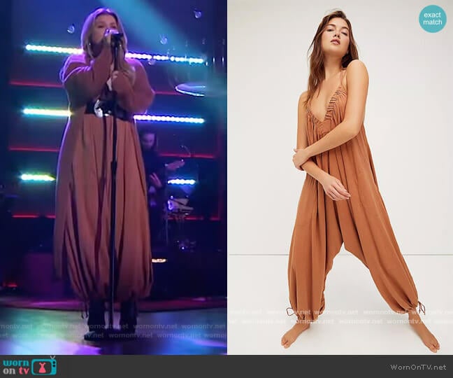 Free People Always Fun Jumpsuit worn by Kelly Clarkson on The Kelly Clarkson Show