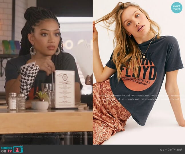 Free People Pink Floyd Boy Tee worn by Olivia Baker (Samantha Logan) on All American