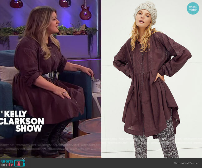 Free People Victorian Buttondown worn by Kelly Clarkson on The Kelly Clarkson Show