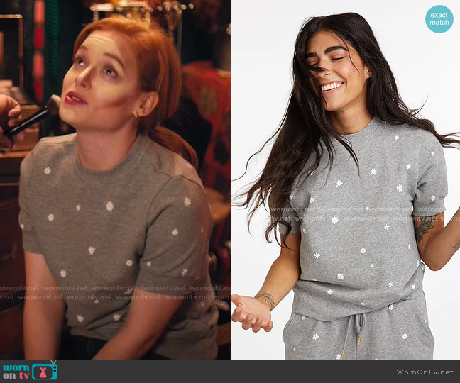 Ban.Do Daisy Short Sleeve Sweatshirt worn by Zoey Clarke (Jane Levy) on Zoeys Extraordinary Playlist