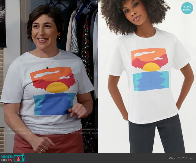 BDG Landscape Art T-shirt worn by Kat Silver (Mayim Bialik) on Call Me Kat