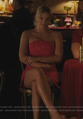 Betty’s pink floral strapless dress on Riverdale