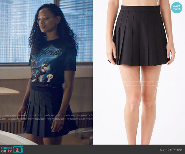 Forever 21 High-waist Pleated Mini Skirt worn by Neveah Stroyer (Kylie Jefferson) on Tiny Pretty Things