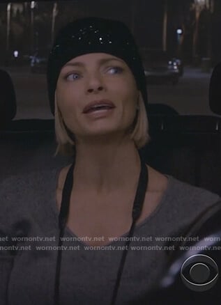 Jill’s gray v-neck cashmere sweater on Mom
