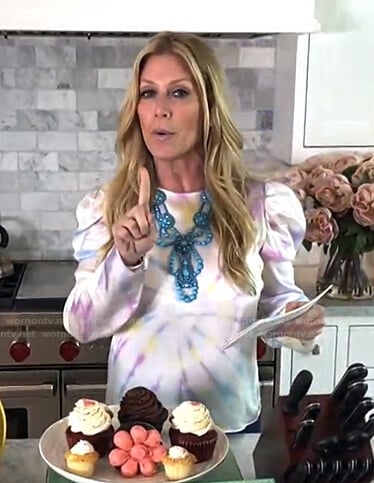 Jill’s tie dye puff sleeve top on Today
