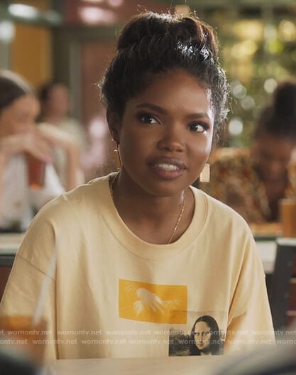 Jillian’s yellow mona lisa graphic tee on Grown-ish