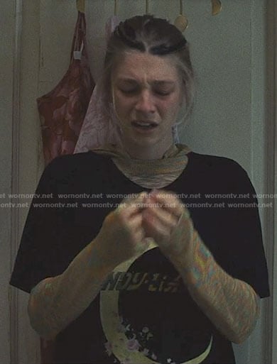 Jules’s black moon graphic tee on Euphoria
