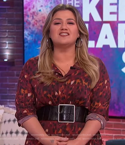 Kelly’s red leopard print shirtdress on The Kelly Clarkson Show