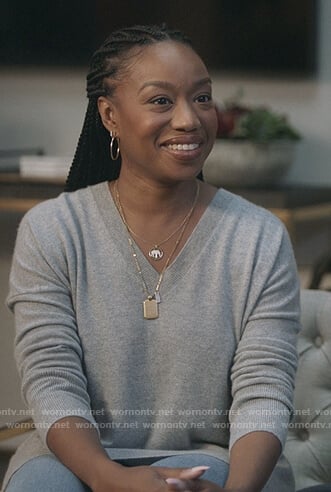 Michelle’s gray v-neck sweater on The Unicorn