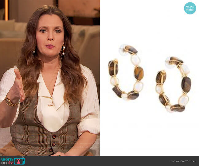 Oscar De La Renta Brown Tiger Eye Hoop Earrings worn by Drew Barrymore on The Drew Barrymore Show