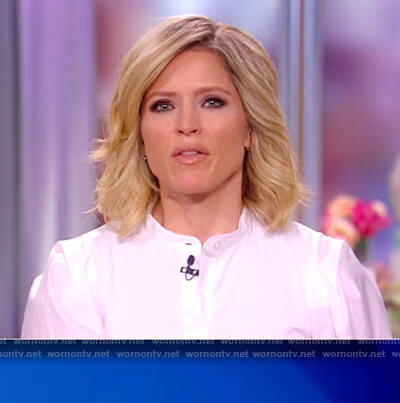 Sara’s white puff sleeve blouse on The View