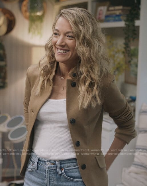 Shannon’s brown stand collar blazer on The Unicorn