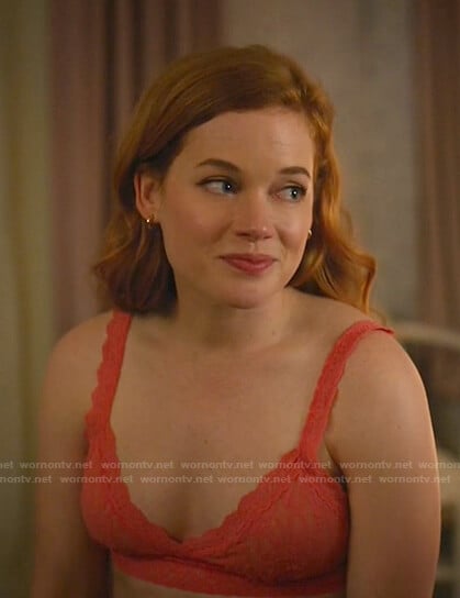 Zoey’s lace bra on Zoeys Extraordinary Playlist