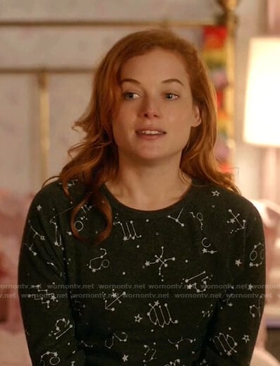 Zoey’s grey constellation print pajamas on Zoeys Extraordinary Playlist