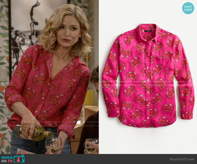 J. Crew Classic-Fit Boy Shirt in Ratti King Crab Print worn by Jean Raines (Kyra Sedgwick) on Call Your Mother