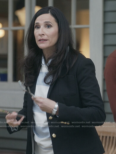 Delia’s navy pocket blazer on The Unicorn