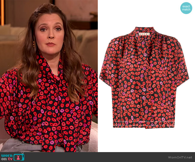 Marni Lips Print Shirt worn by Drew Barrymore on The Drew Barrymore Show