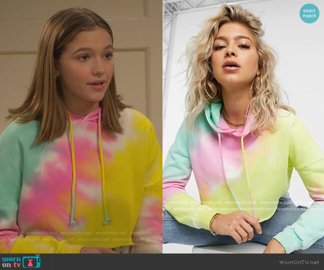 Missguided Oversided Cropped Hoodie in Tie Dye Print worn by Presley (Jayden Bartels) on Side Hustle