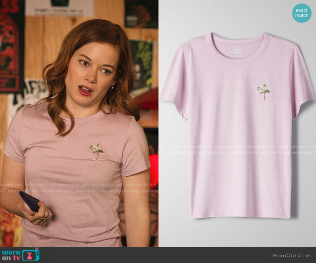 Sunday Best Candy T-Shirt worn by Zoey Clarke (Jane Levy) on Zoeys Extraordinary Playlist