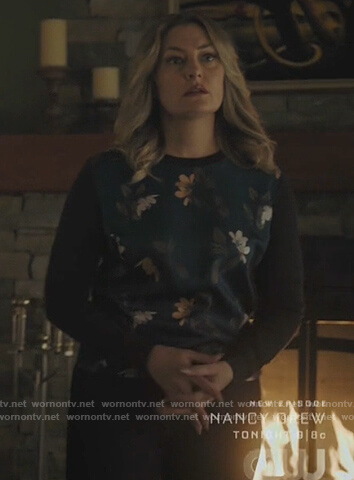 Alice’s floral colorblock sweater on Riverdale
