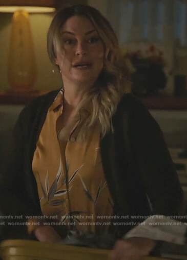 Alice’s yellow floral blouse on Riverdale
