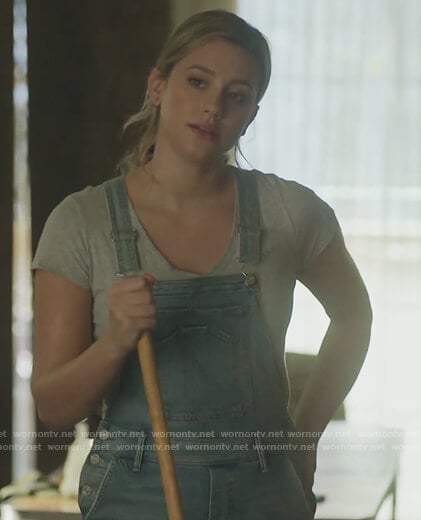 Betty’s denim overalls on Riverdale