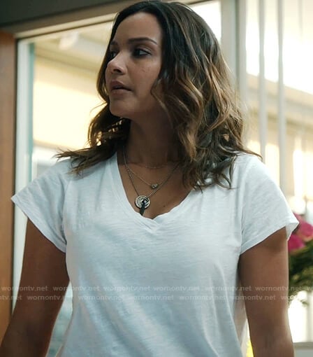 Billie’s white v-neck tee on The Resident